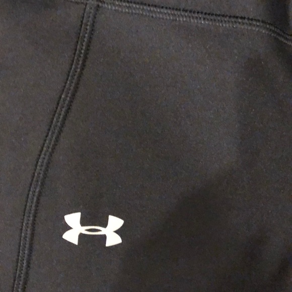 Under Armour Crops - Picture 5 of 6